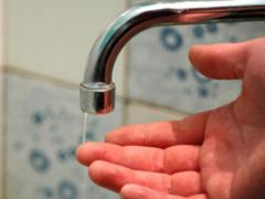 У трьох районах Харкова на добу відключають воду