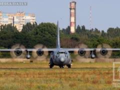 В аеропорт Одеси приземлилися літаки НАТО