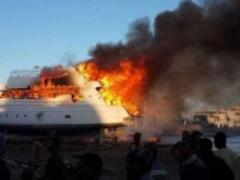 В Єгипті загорілося судно з 22 туристами на борту