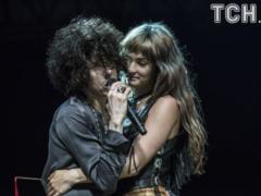 Співачка LP оголосила про заручини зі своєю дівчиною