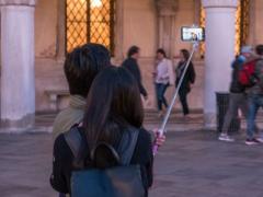 In Milan banned salfi-sticks and street fast food