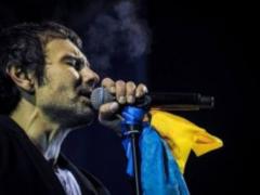 Вакарчук показал первое исполнение гимна Украины