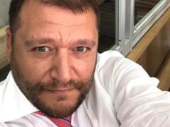People s deputies from  Oppobloka  collect a pledge for Dobkin