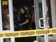 У Вінниці група озброєних людей напала на ювелірний магазин - ФОТО,