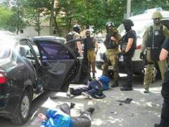 Суд заарештував трьох нападників на  ювелірки  без можливості внесення застави
