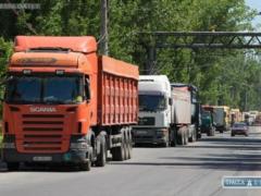 В їзд і виїзд з Одеси заблоковані - утворилися кілометрові затори