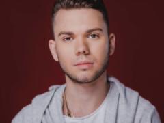 Звезда  Голосу країни  Влад Каращук представил дебютный клип в составе LAUD