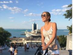 Ненакрашенная Осадчая показала необычную игрушку маленького сына