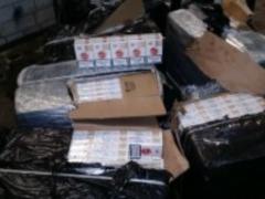Двое украинцев пытались переправить в Венгрию 6000 пачек сигарет