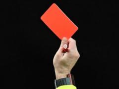 ФА будет отстранять футболистов на 5 лет за нападение на арбитра