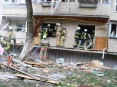 В результате взрыва в жилом доме Киева погиб один человек
