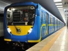 У метро через несправність поїзда люди виходили через кабіну машиніста