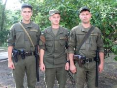 На мариупольском пляже бойцы Нацгвардии спасли мужчину