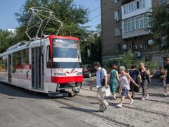 В Запорожье начали собирать относительно дешевые трамваи