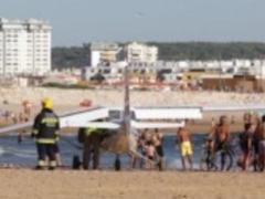 In Portugal, the plane made an emergency landing on the beach with tourists