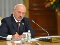 Лукашенко пригрозив ліквідувати безробітних
