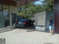 In Kharkov, the car drove into the stop