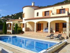 Real estate in Lloret de Mar - profitable, prestigious, reliable