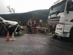 На ИваноФранковщине автомобиль столкнулся с грузовиком, есть жертвы