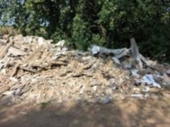 На Киевщине обнаружена свалка опасных отходов