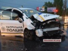 In Nikolaev, the patrol police car crashed into the post - PHOTOS,