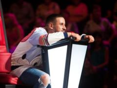 MONATIK joined the execution of his hit  Circle  in sign language