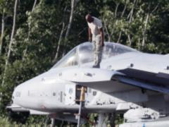 В Естонії літак США сіл на трасу