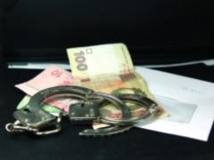 The chief of the customs post was detained on a bribe