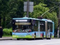 В Тернополе бронетранспортер врезался в троллейбус