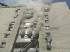 In the high-rise apartment building in Moscow, an apartment burned: people jumped out of windows