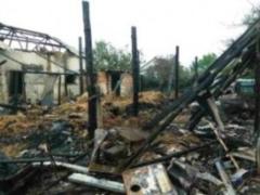 Три будівлі згоріли з вини дитини на Житомирщині
