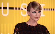 Taylor Swift won the court solicits her DJ