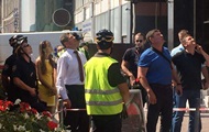 A man threatens to jump off the hotel Khreshchatyk