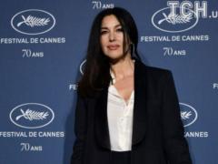 Elegant Bellucci with an updated hairdo appeared on the cover of gloss