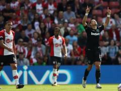 Premier League: Double Chicharito did not save West Ham from defeat and other matches of the day