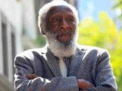 В США умер американский писатель и комик Дик Грегори