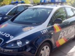 В Испании автомобиль протаранил полицейскую машину, водитель сбежал