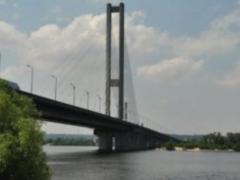У Києві з понеділка обмежать рух на Південному мосту
