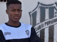 For the first time an English player signed a contract with a club from Argentina