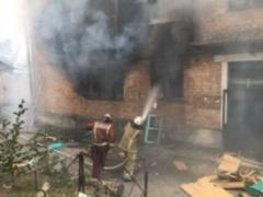 У Світловодську горів житловий будинок, є постраждалі