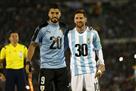 Argentina and Uruguay rolled out a tie