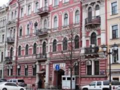 У США масово закриваються російські консульства