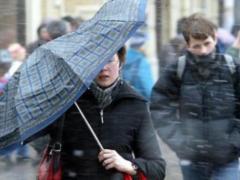 Weather forecasters warn of a thunder-storm in Kiev on Monday