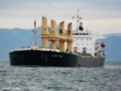 Возле румынского берега задержали судно с мигрантами