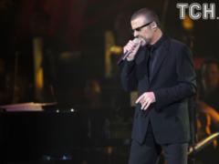 New Hatiko: The dog of George Michael is still waiting for the owner near his memorial