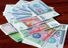 Узбекистан в два раза девальвировал национальную валюту
