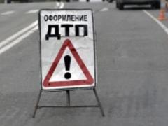 На Львовщине легковушка столкнулась с грузовиков, пострадали четыре человека