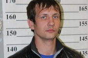 In Pervouralsk, a drunken driver kicked a patrol car s windshield