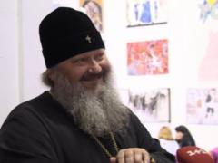The scandalous abbot of the Lavra Pavel came to the fashion show UFW and boasted designer clothes