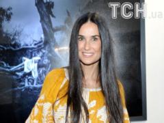 Demi Moore visited the exhibition in the embroidered dress of the Ukrainian brand